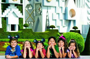 Kids in front of 'it's a small world'